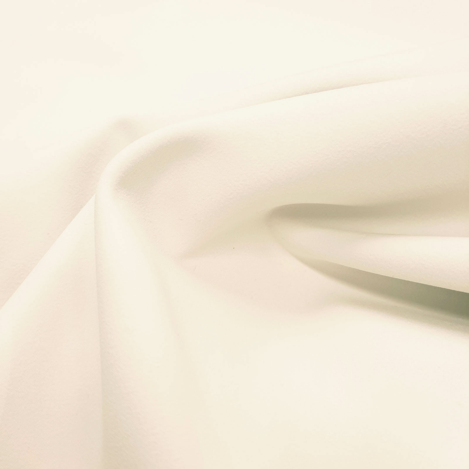 Phoebe Softshell – wasserdichter Webstoff mit Microfleece – Creme-Weiß
